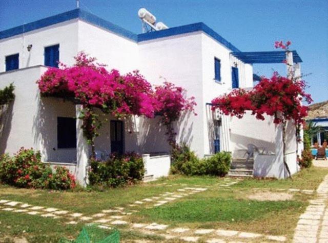 Amfitrion Hotel Vari  Екстер'єр фото