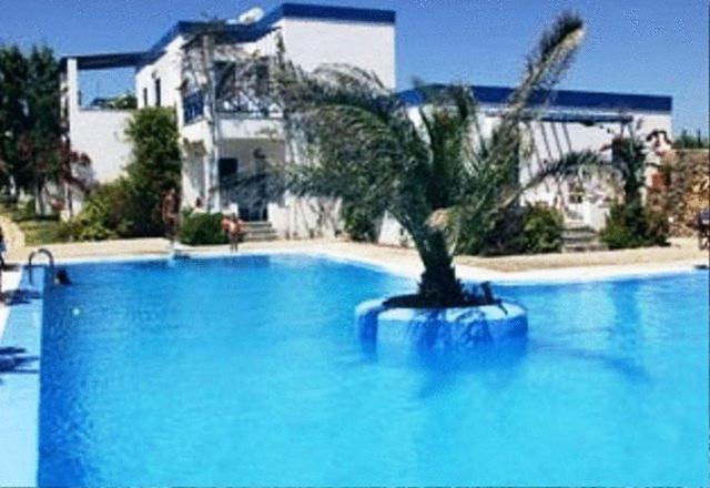 Amfitrion Hotel Vari  Екстер'єр фото